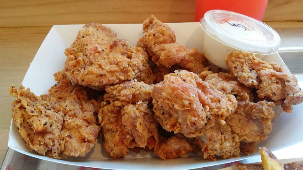 Redcrest Fried Chicken | restaurant | 1525 S 11th St, Philadelphia, PA 19147, USA | 2154546951 OR +1 215-454-6951