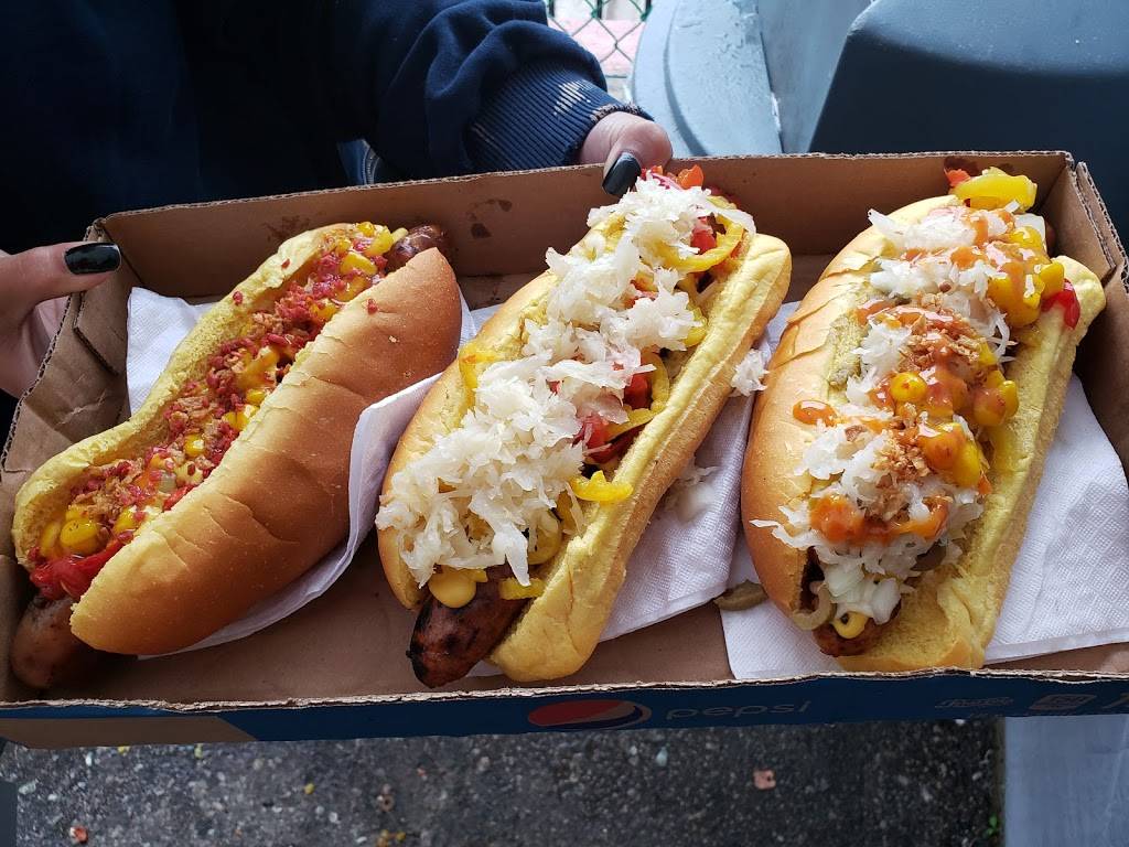 Mr. Street Meat | restaurant | 336 Eagle St N, Cambridge, ON N3H 1C2, Canada | 2266006328 OR +1 226-600-6328