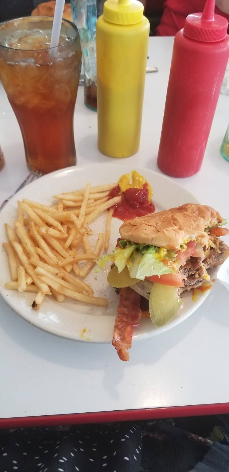 Steak n Shake | restaurant | 2519 Missouri Blvd, Jefferson City, MO 65109, USA | 5736369553 OR +1 573-636-9553