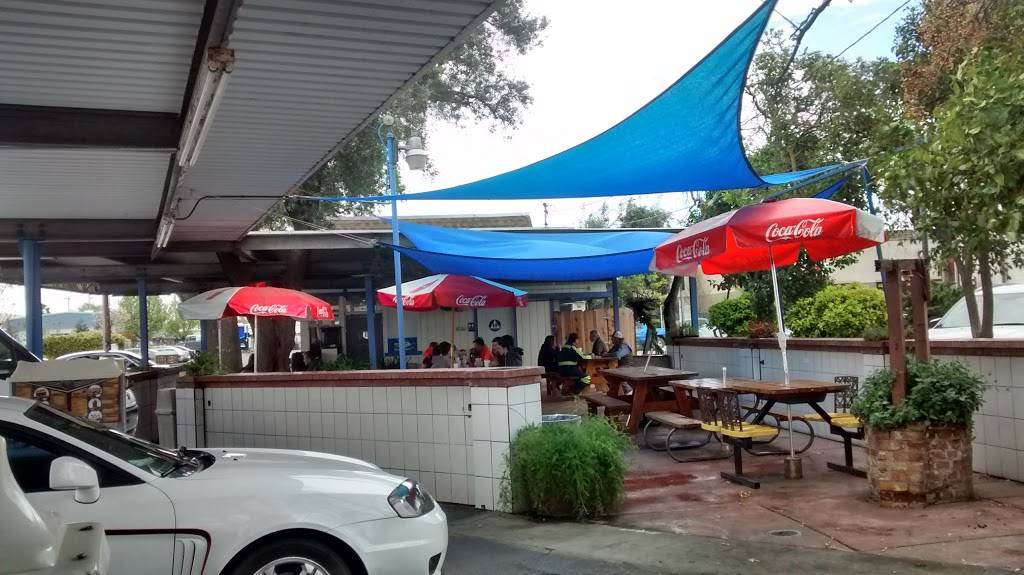 H & W Drive-In | restaurant | 121 W 16th St, Merced, CA 95340, USA | 2097228595 OR +1 209-722-8595