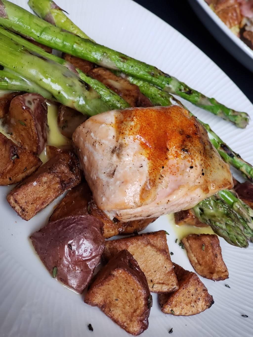 Buckleys Restaurant & Bar | restaurant | 3908, 801 N Cass St, Milwaukee, WI 53202, USA | 4142771111 OR +1 414-277-1111