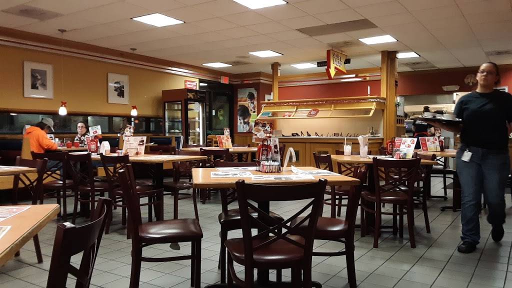 Frischs Big Boy | restaurant | 2322 W State St, Fremont, OH 43420, USA | 4193328244 OR +1 419-332-8244