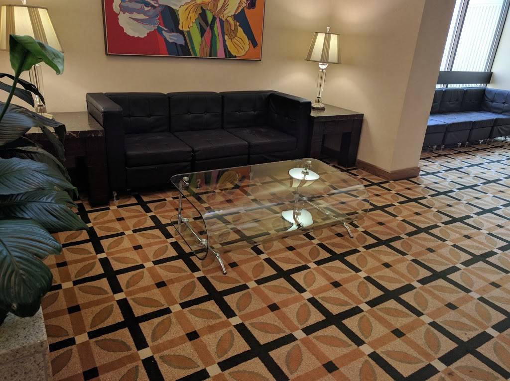 Nicolinos Restaurant & Lounge | restaurant | 2544 Executive Dr, Indianapolis, IN 46241, USA | 3173816146 OR +1 317-381-6146