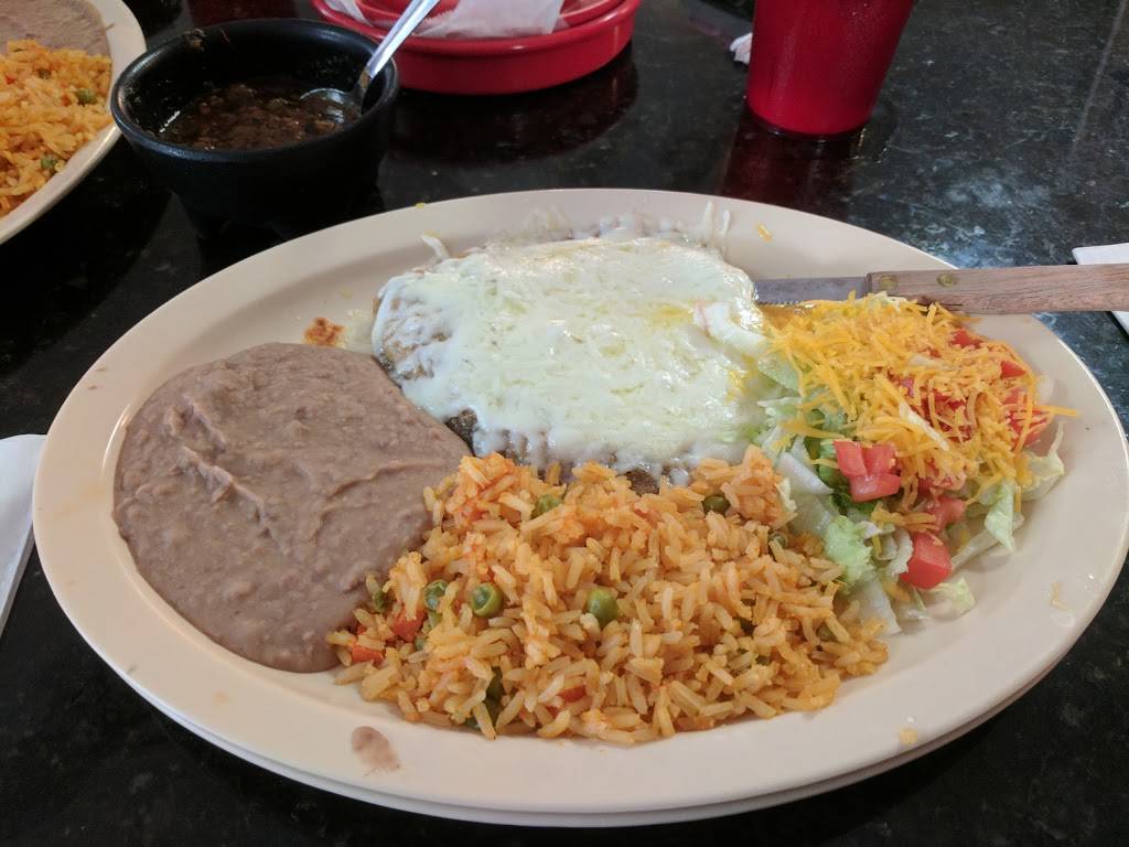 Los Angeles Tortilleria, Restaurant & Bakery | restaurant | 300 N Zarzamora St, San Antonio, TX 78207, USA | 2104352400 OR +1 210-435-2400