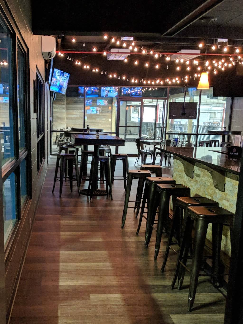 Finleys Bar and Grill | restaurant | 10800 Davis Dr, Alpharetta, GA 30004, USA | 77064966000 OR +1 770-649-6600 ext. 0