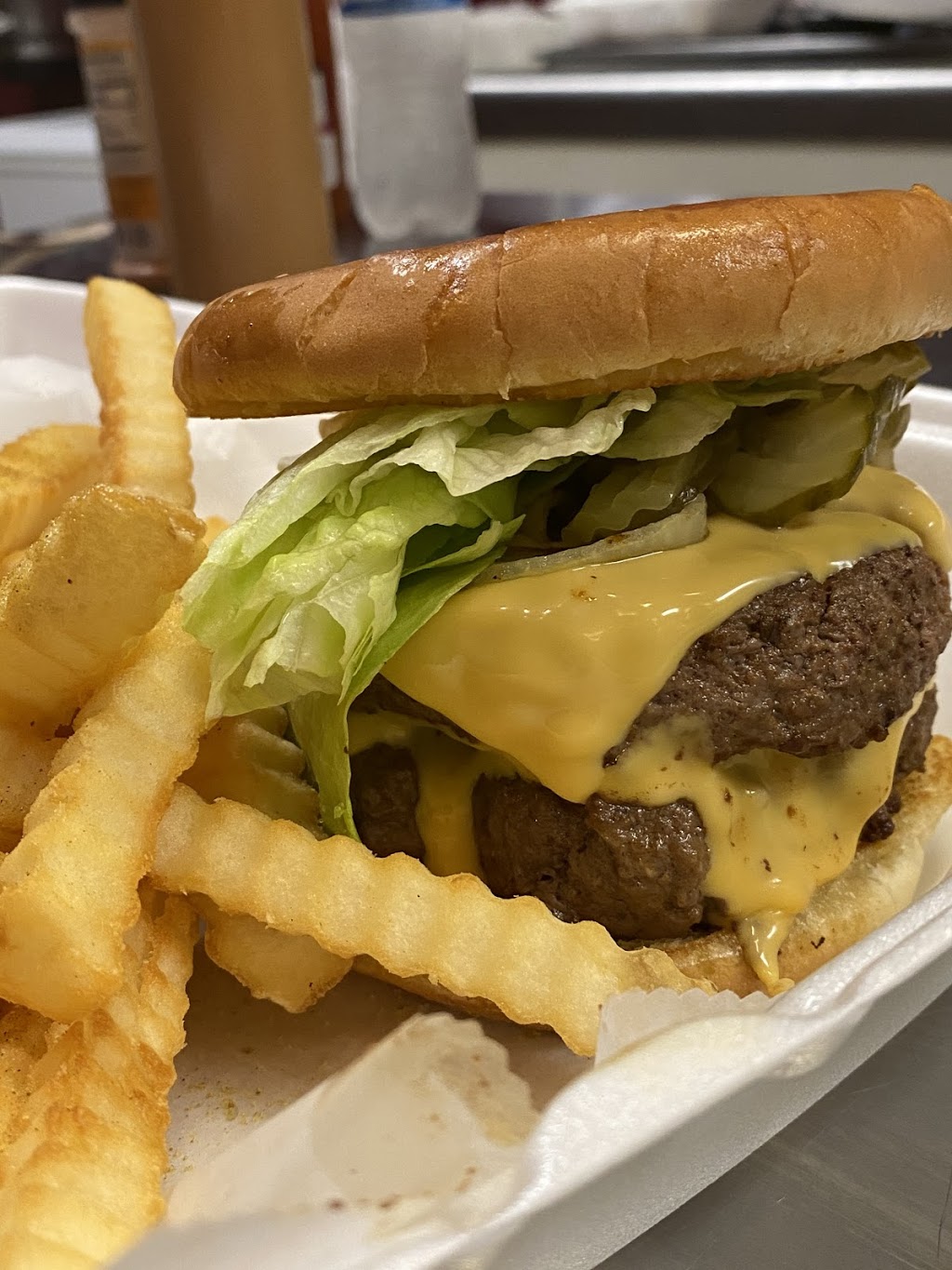 Krispy Wings | restaurant | 1336 Jackson Ave, Memphis, TN 38107, USA | 9019225712 OR +1 901-922-5712