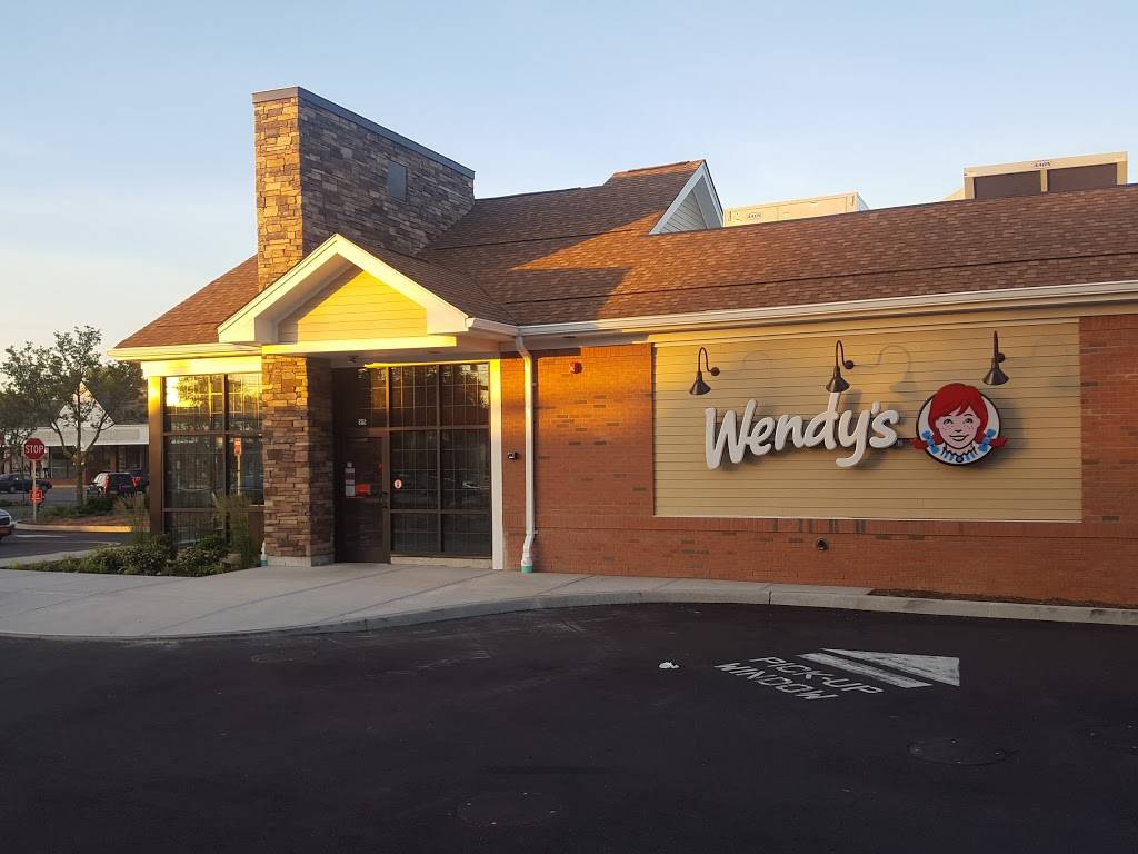 Wendys | restaurant | 37 Wicks Rd, Brentwood, NY 11717, USA | 6312313649 OR +1 631-231-3649