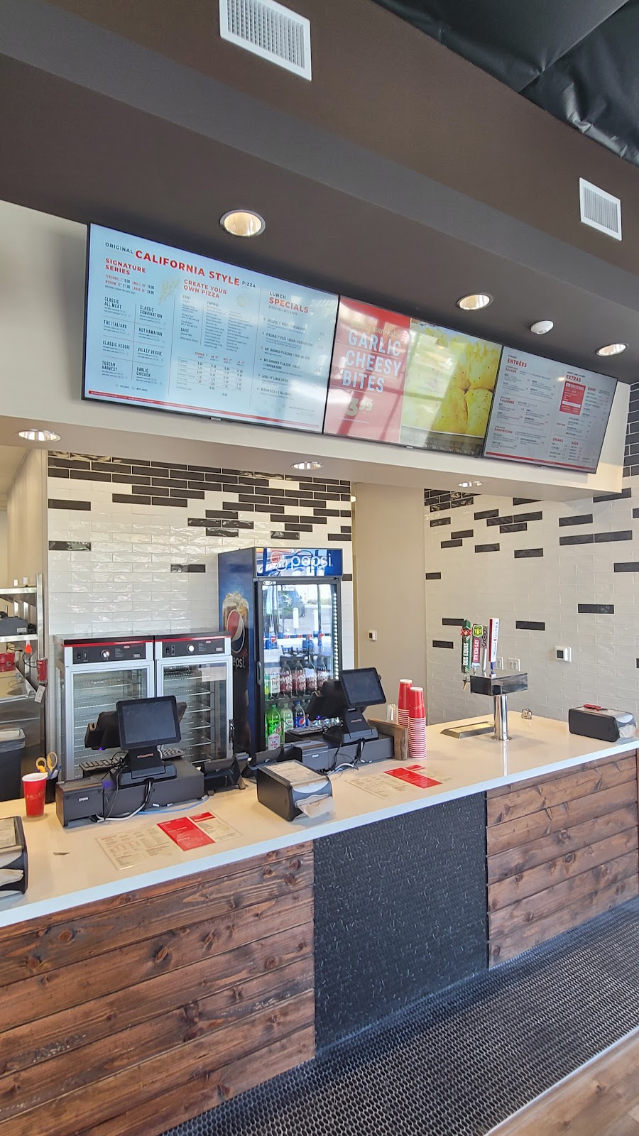 Me-n-Eds Pizzeria | restaurant | 5836 Comanche Dr, Bakersfield, CA 93306, USA | 6614474308 OR +1 661-447-4308