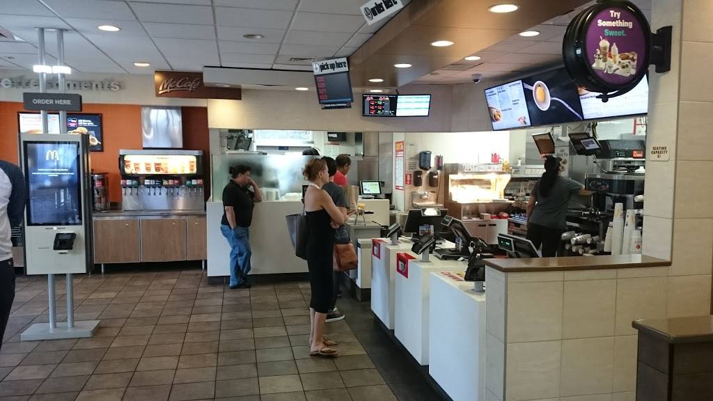 McDonalds | cafe | 3200 S Dixie Hwy, Miami, FL 33133, USA | 3054480531 OR +1 305-448-0531