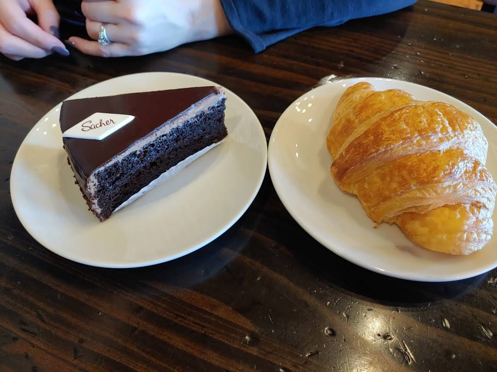 la Madeleine French Bakery & Cafe Norman | restaurant | 1954 24th Ave NW, Norman, OK 73069, USA | 4054161942 OR +1 405-416-1942