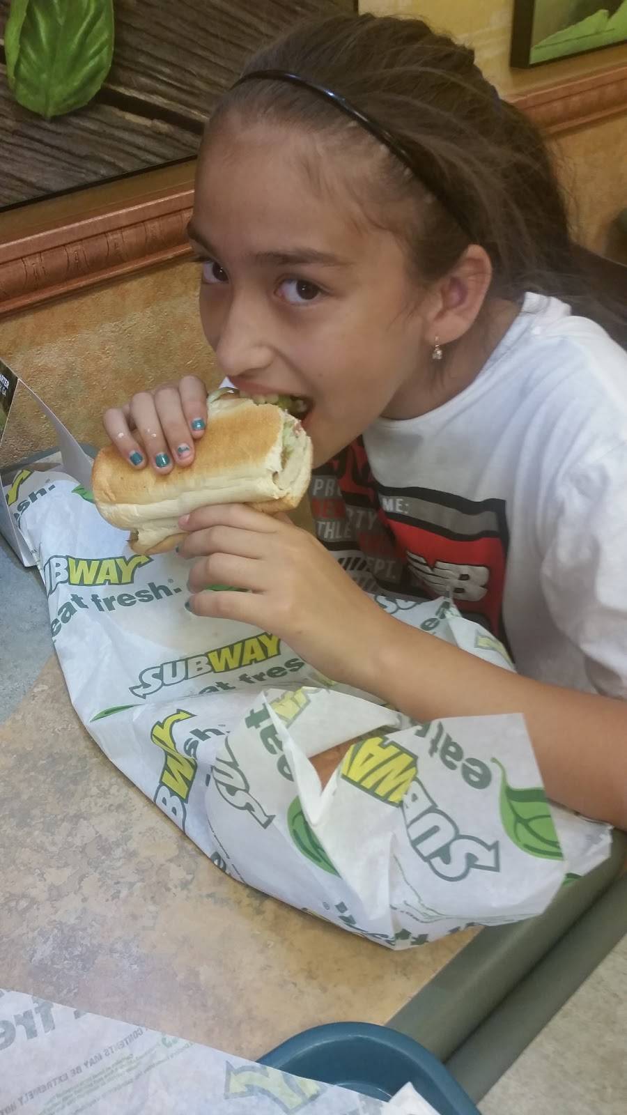 Subway | restaurant | 285 Ferry St, Newark, NJ 07105, USA | 9734669220 OR +1 973-466-9220