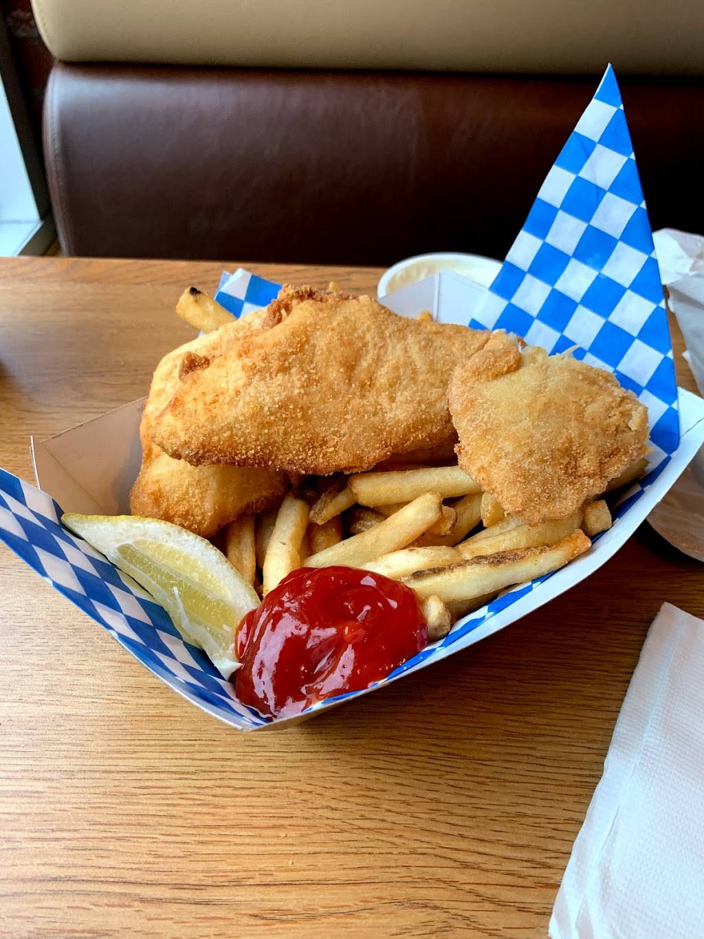 Toms Fish & Chips | restaurant | 1 N Holladay Dr, Seaside, OR 97138, USA | 5037397386 OR +1 503-739-7386