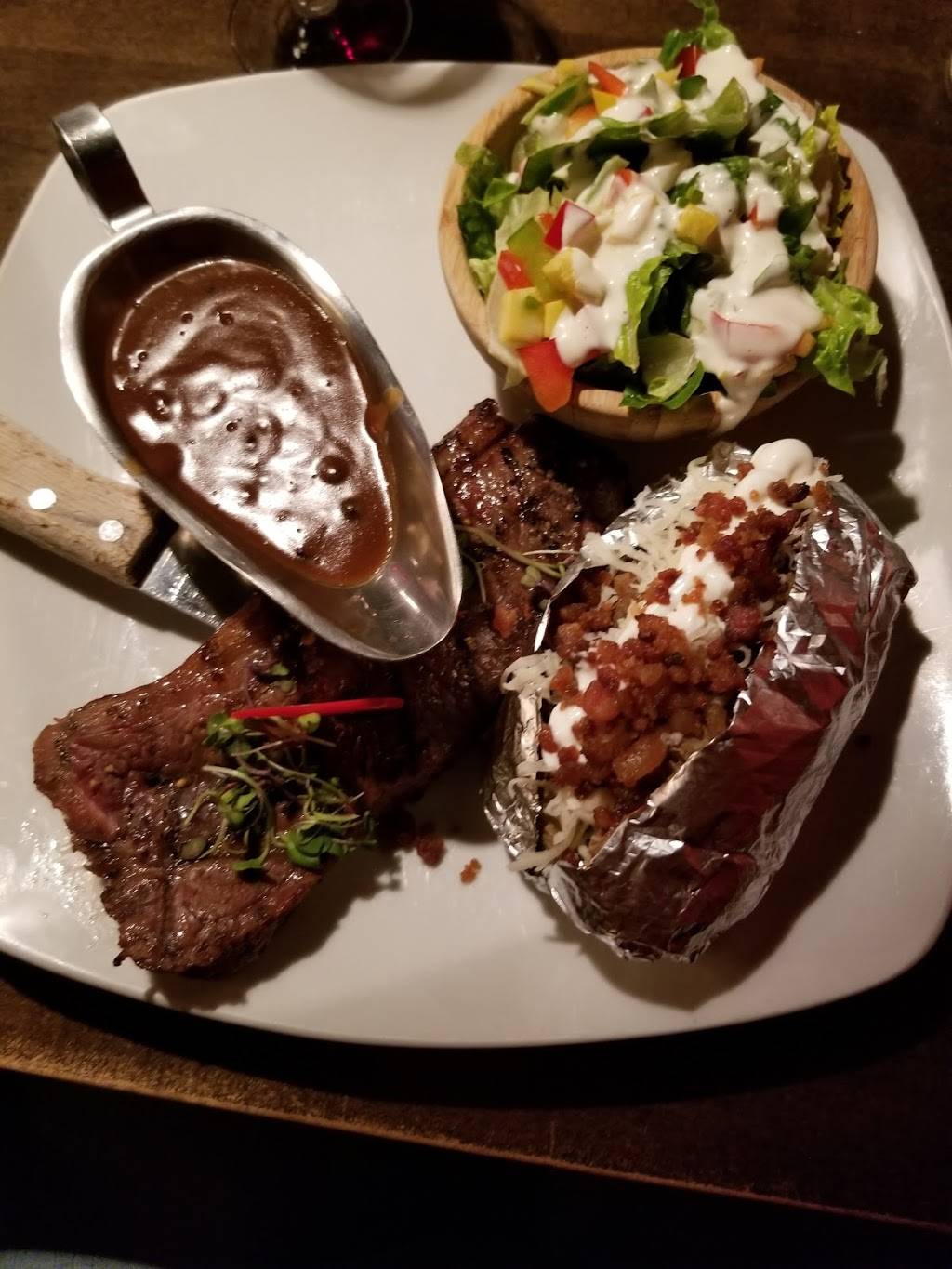 Le Globe Steakhouse | restaurant | 343 5e rue de la Pointe, Shawinigan, QC G9N 1E4, Canada | 8195373377 OR +1 819-537-3377