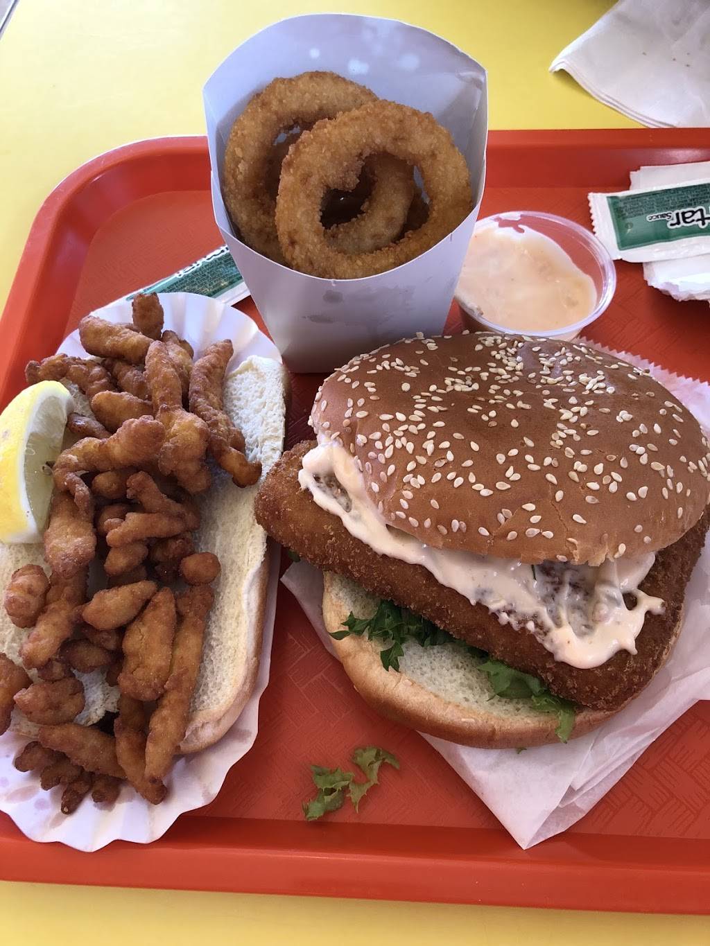 Johns Drive-In | restaurant | 677 Montauk Hwy, Montauk, NY 11954, USA | 6316685515 OR +1 631-668-5515