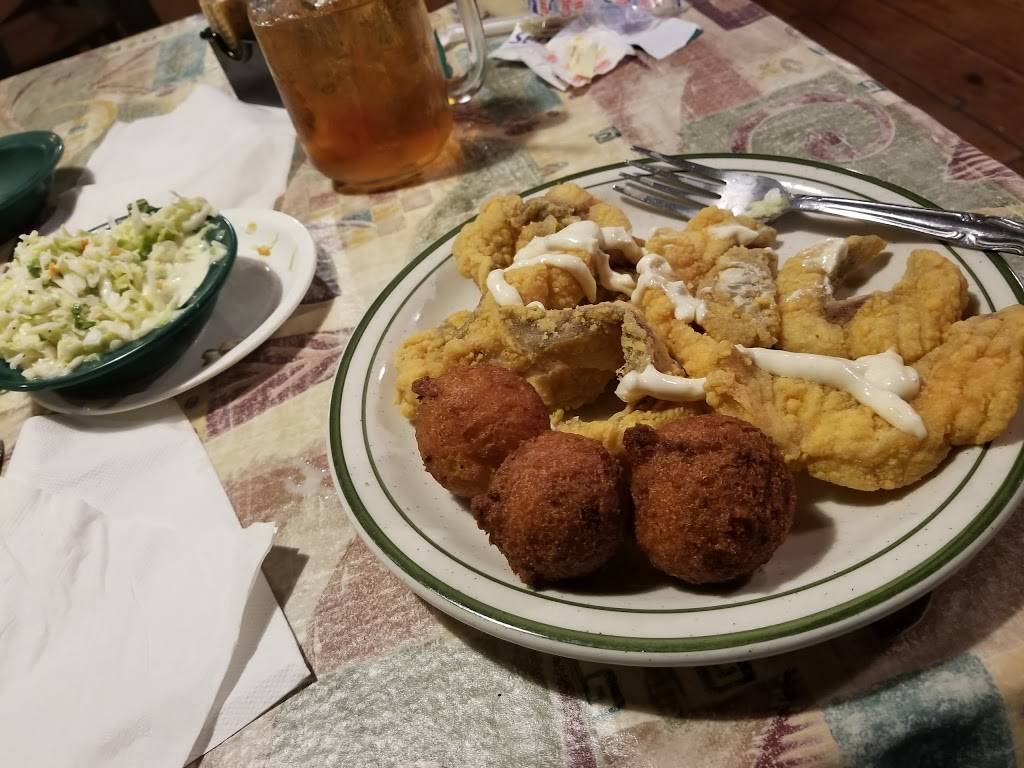 The Catfish Place | restaurant | 311 S Forest Ave, Apopka, FL 32703, USA | 4078897980 OR +1 407-889-7980