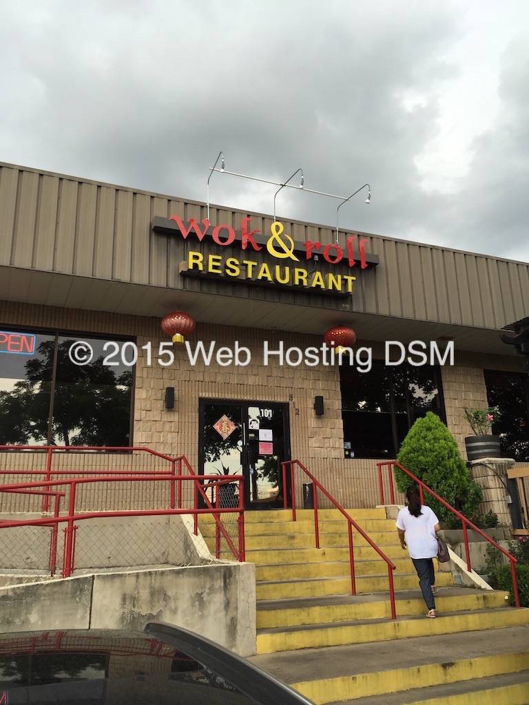 Wok & Roll | restaurant | 812 S Guadalupe St, San Marcos, TX 78666, USA | 5122166247 OR +1 512-216-6247