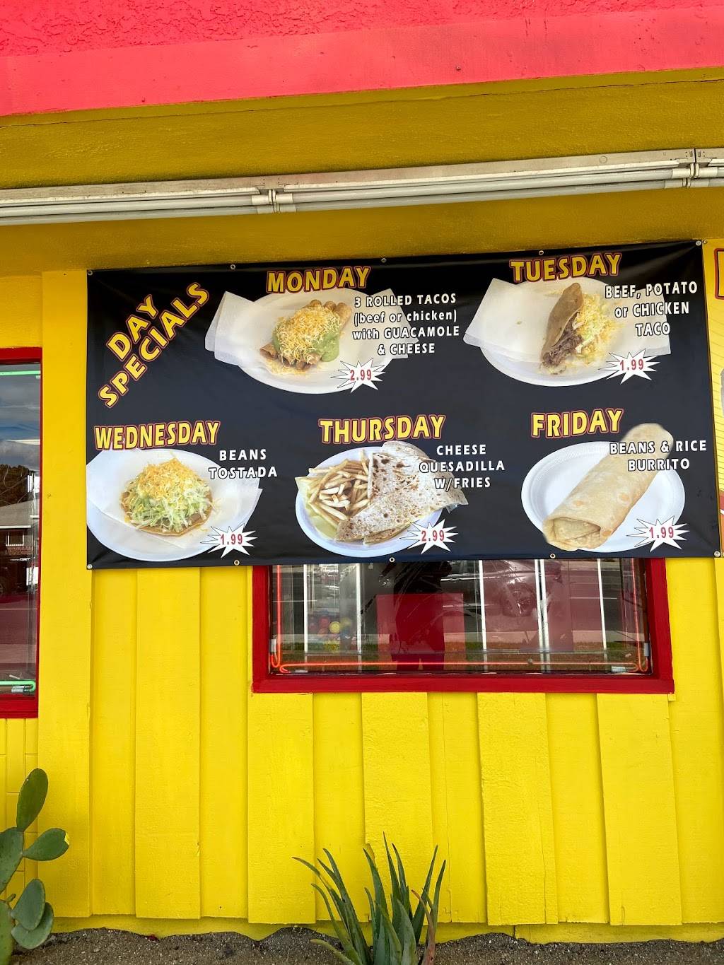 Calibertos Mexican Food | restaurant | 10230 Hole Ave, Riverside, CA 92503, USA | 9519778967 OR +1 951-977-8967