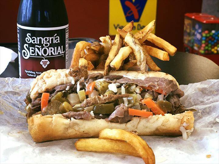 Isas Hot Dogs | restaurant | 2501 E Cass St, Joliet, IL 60432, USA | 8156661946 OR +1 815-666-1946