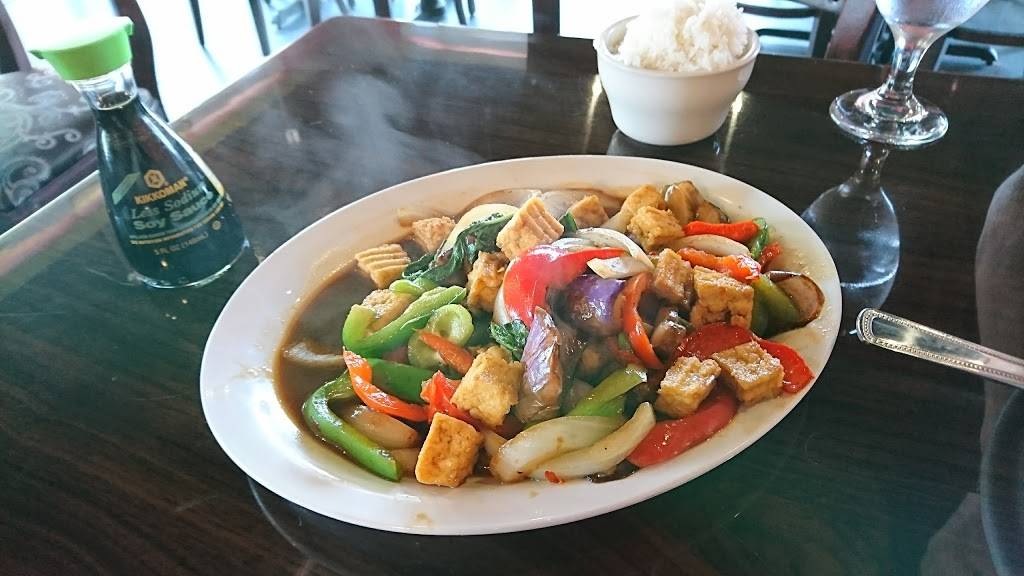 IM Thai Cuisine | restaurant | 5207 Brodie Ln #200, Austin, TX 78745, USA | 5128922744 OR +1 512-892-2744