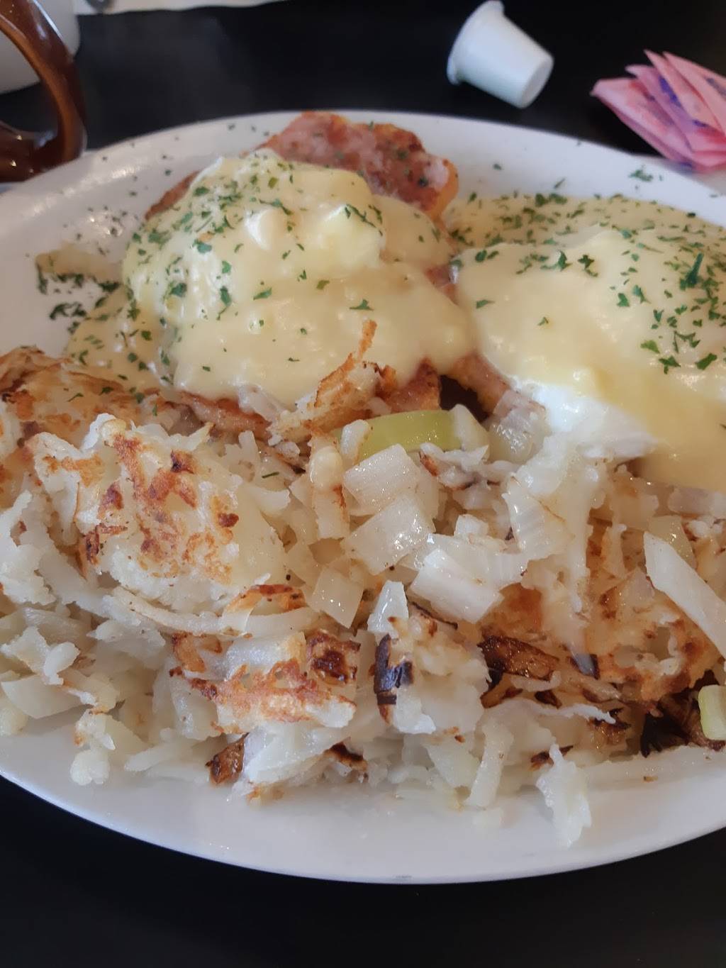 The Leaky Tank | restaurant | Sarnia Indian Reserve No. 45, St. Clair Township, ON N7T 7H5, Canada | 5193374447 OR +1 519-337-4447