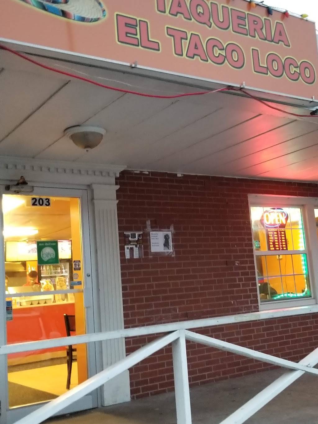 El Taco Loco LLC | restaurant | 4220 Central Ave NE, Columbia Heights, MN 55421, USA | 7632089342 OR +1 763-208-9342