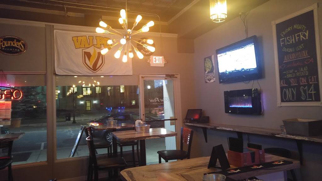 Blue Point Oysters and Sushi Bar | restaurant | 13 E Lincolnway, Valparaiso, IN 46383, USA | 2192867166 OR +1 219-286-7166