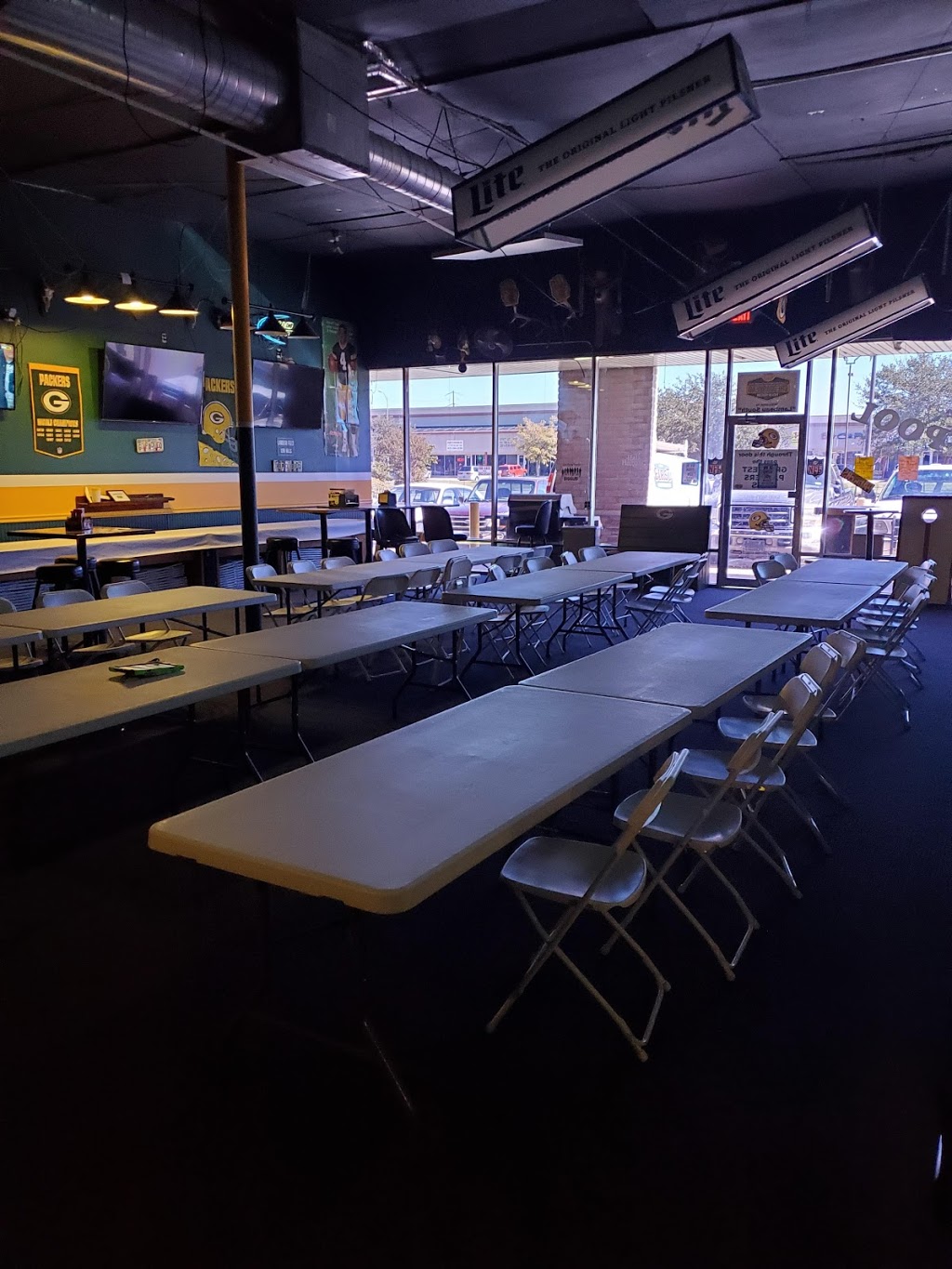 BIGgles Lounge Sports Cafe And Players Room | restaurant | 6150 Wilcrest Dr, Houston, TX 77072, USA | 8327154080 OR +1 832-715-4080