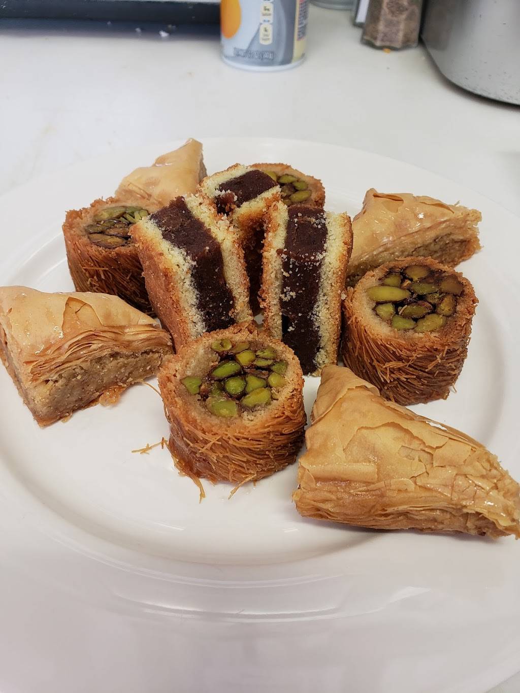 Giulias Cucina & Dessert | restaurant | 1611-13 Bay Ridge Pkwy, Brooklyn, NY 11204, USA | 7182592900 OR +1 718-259-2900