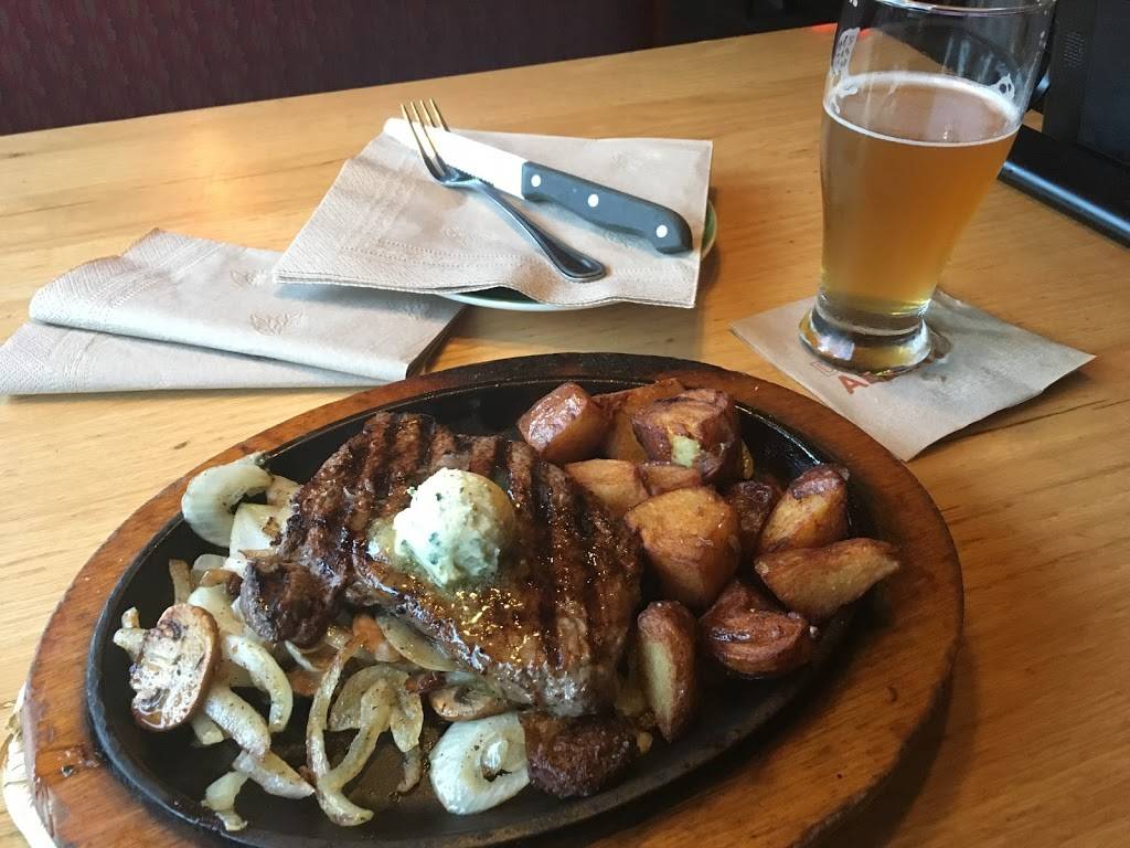 Applebees Grill + Bar | restaurant | 3 Lowes Dr, Saratoga Springs, NY 12866, USA | 5185832606 OR +1 518-583-2606