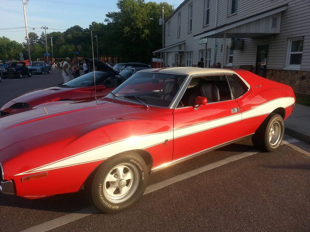 Full Throttle Nights | restaurant | 109 W Broadway St, Rock Springs, WI 53961, USA | 6086978643 OR +1 608-697-8643