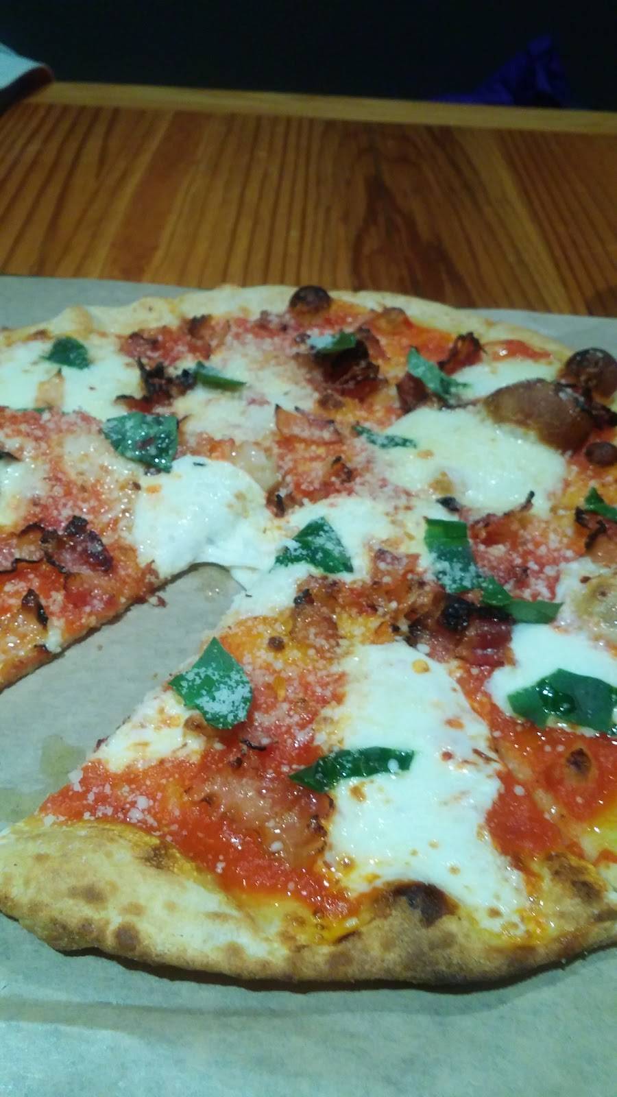 Grotto Pizza | restaurant | 45 E Main St #100, Newark, DE 19711, USA | 3023690600 OR +1 302-369-0600