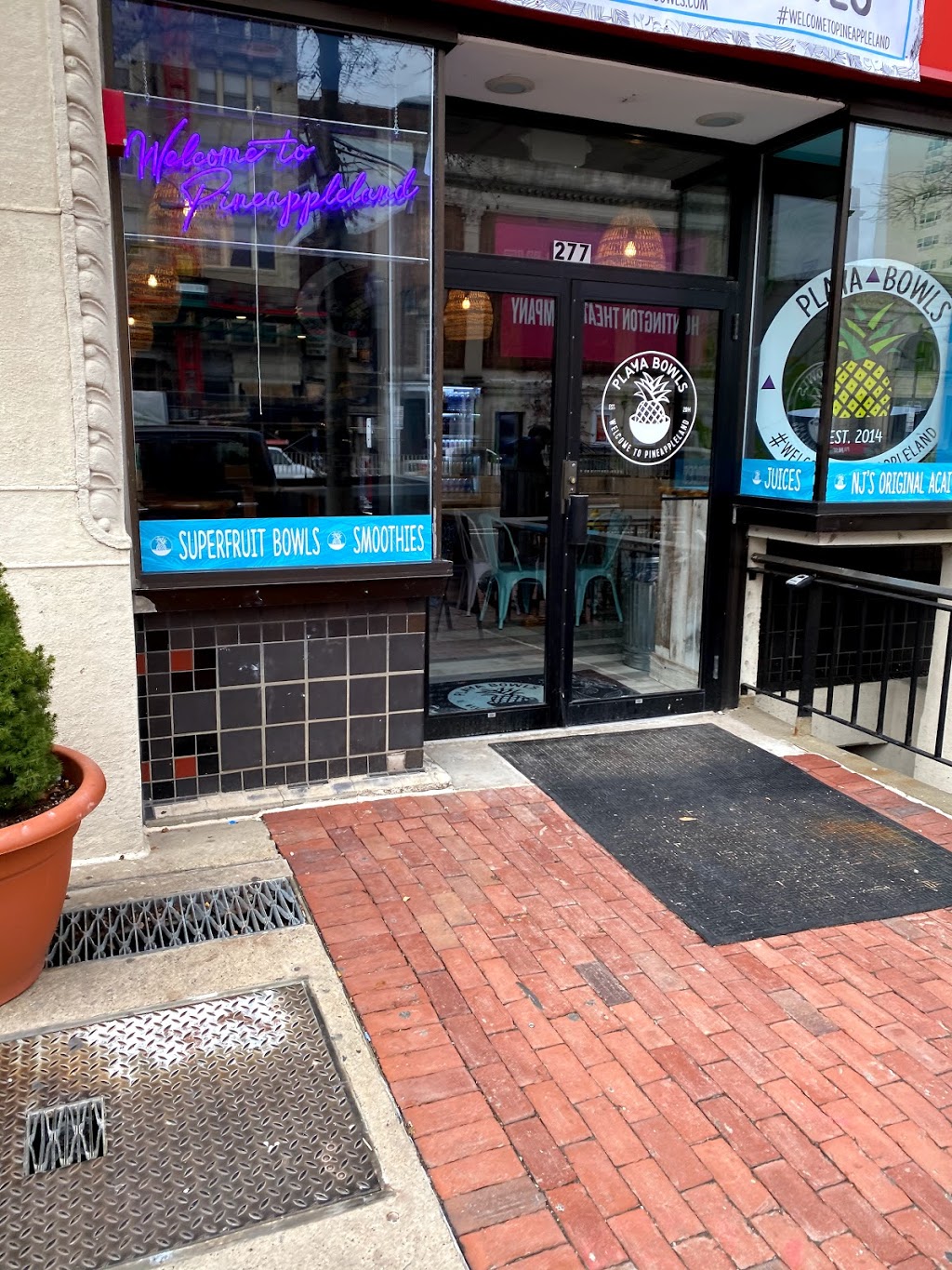 Playa Bowls | cafe | 277 Huntington Ave, Boston, MA 02115, USA | 6178595814 OR +1 617-859-5814