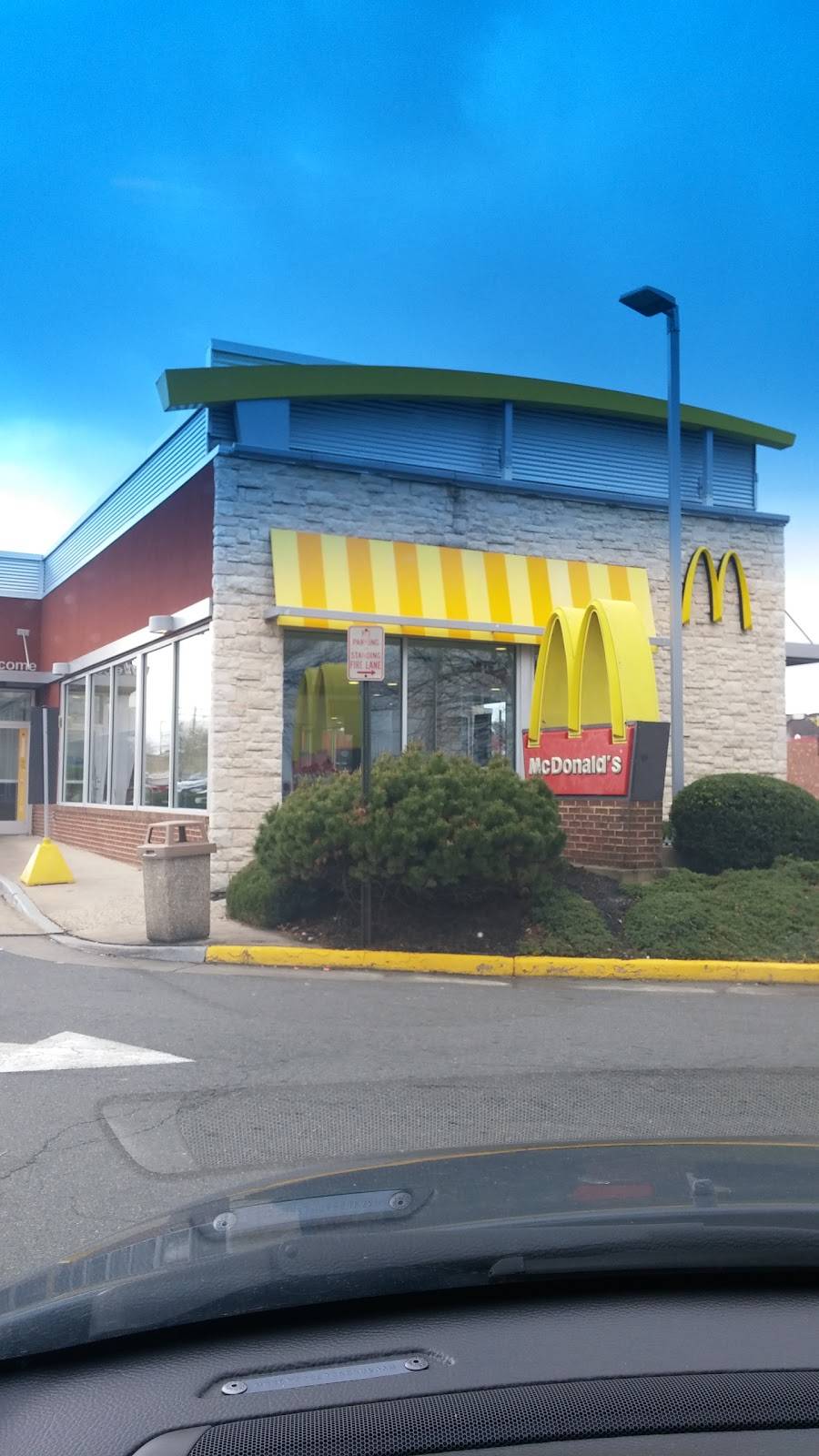 McDonalds | cafe | 965 Edwards Ferry Rd NE, Leesburg, VA 20176, USA | 7037716035 OR +1 703-771-6035