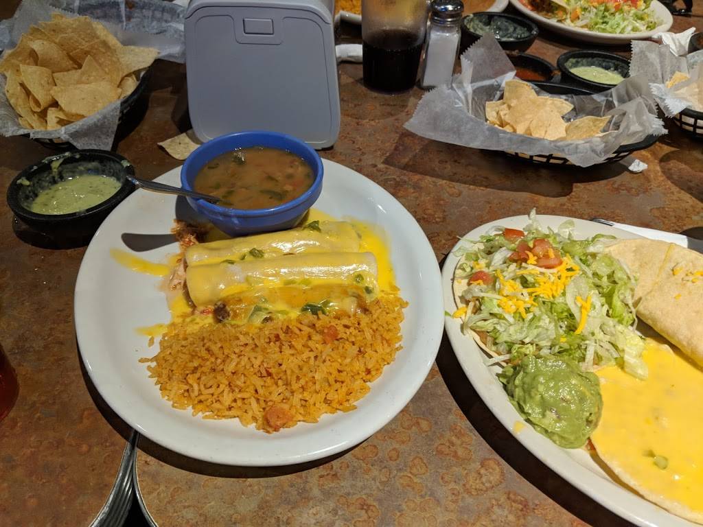 Montereys Little Mexico | restaurant | 270 1st St E, Humble, TX 77338, USA | 2814468466 OR +1 281-446-8466