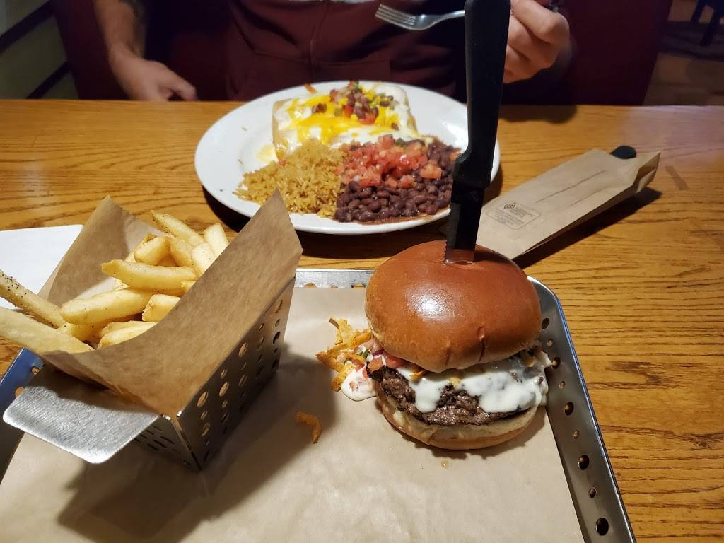 Chilis Grill & Bar | restaurant | 2890 New Center Point, Colorado Springs, CO 80922, USA | 7196386200 OR +1 719-638-6200