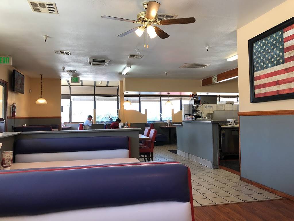 Down Town Burgers | restaurant | 9599 Sheep Creek Rd, Phelan, CA 92371, USA | 7608688871 OR +1 760-868-8871