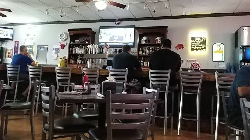 Skoogs Pub & Grill | restaurant | 155 Mill St, North Utica, IL 61373, USA | 8156675800 OR +1 815-667-5800