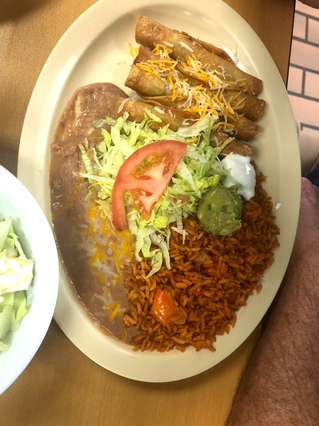 Los 3 Tapatios Taqueria | restaurant | 630 S Broadway, Edmond, OK 73034, USA | 4053560410 OR +1 405-356-0410