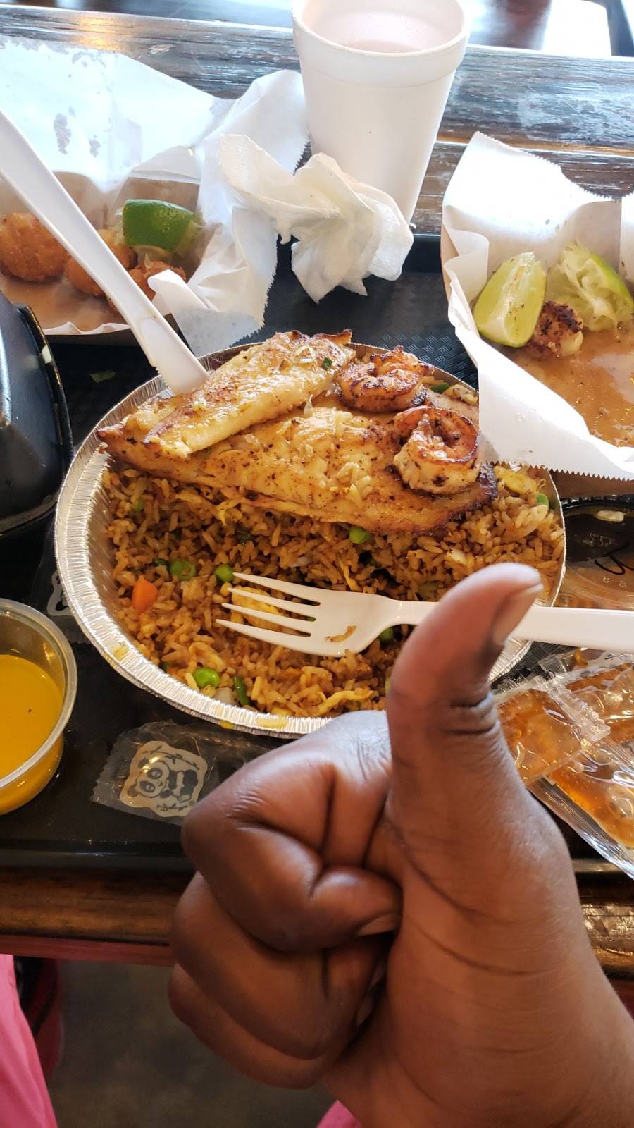 Dans Seafood & Wings | restaurant | 3991 S Gessner Rd, Houston, TX 77063, USA | 7137811788 OR +1 713-781-1788