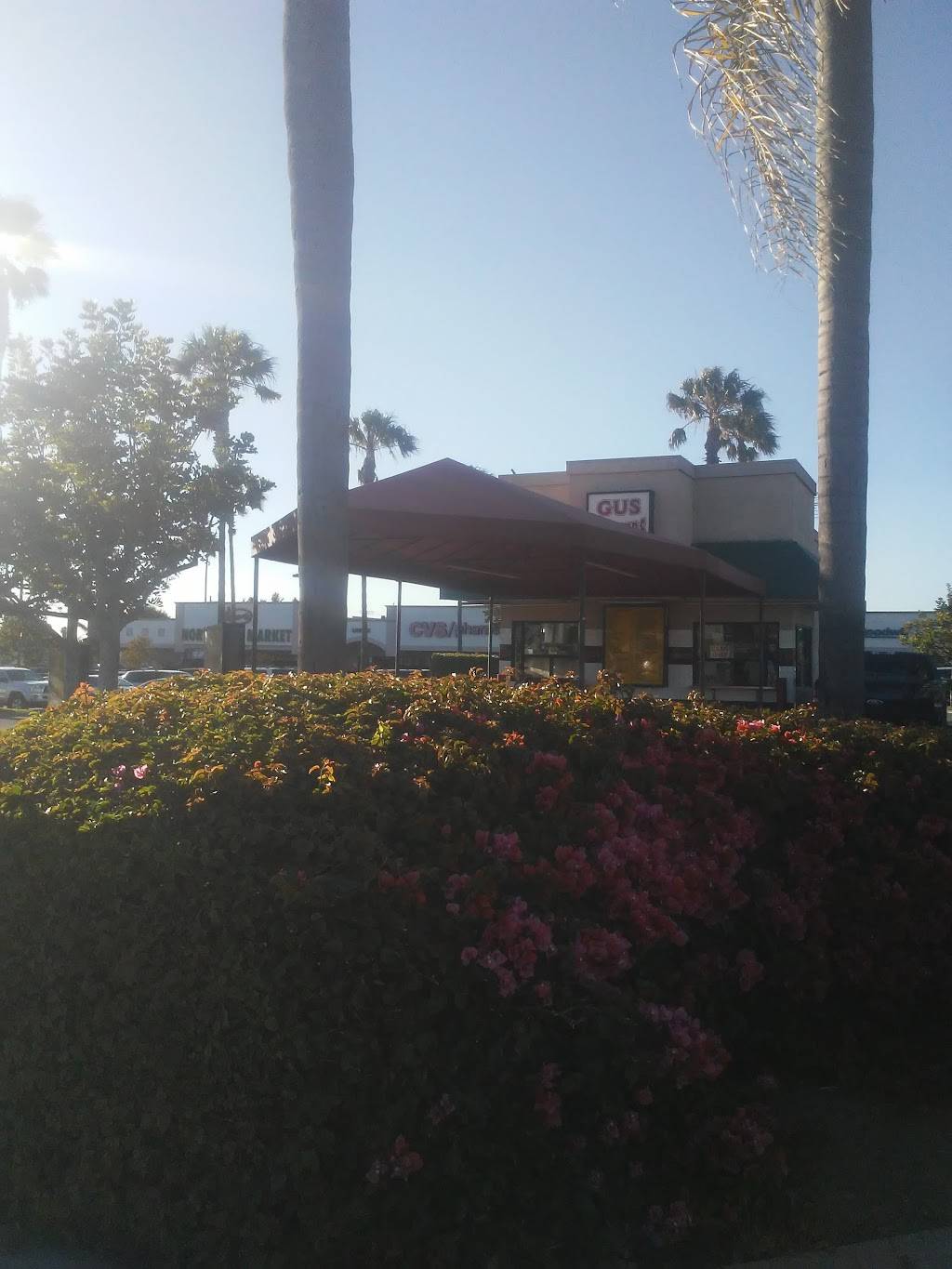 Gus Burgers | restaurant | 307 W Pacific Coast Hwy, Wilmington, CA 90744, USA | 3108345690 OR +1 310-834-5690