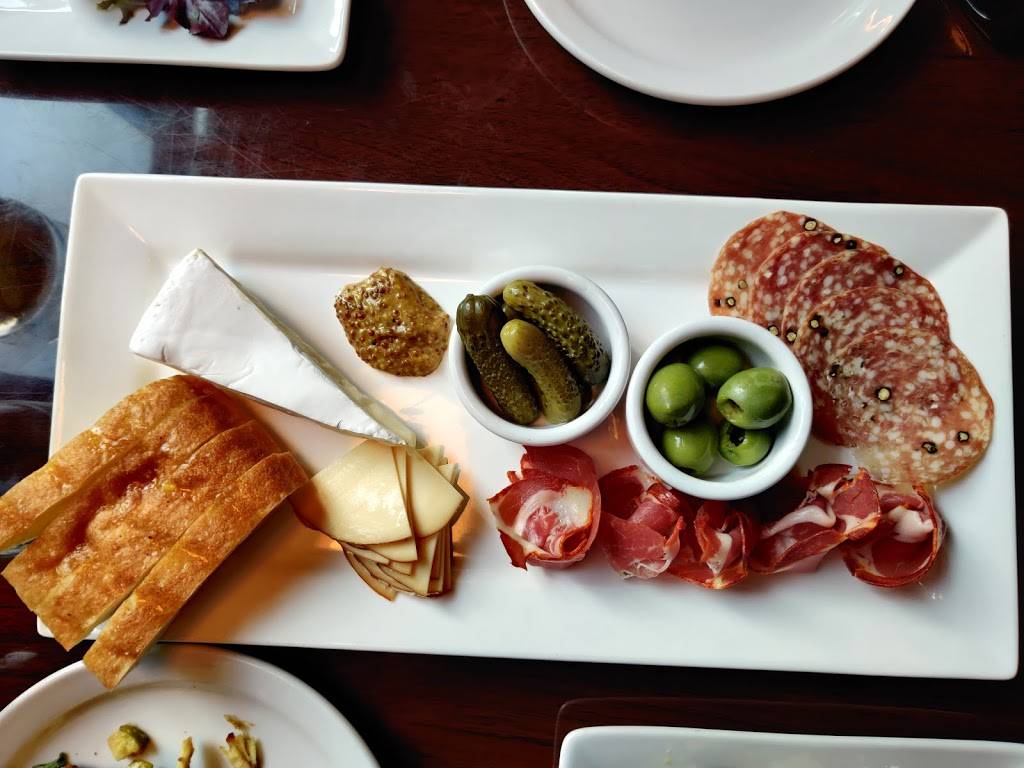 Corner Spot | restaurant | 1556 NW 56th St, Seattle, WA 98107, USA | 2064329528 OR +1 206-432-9528