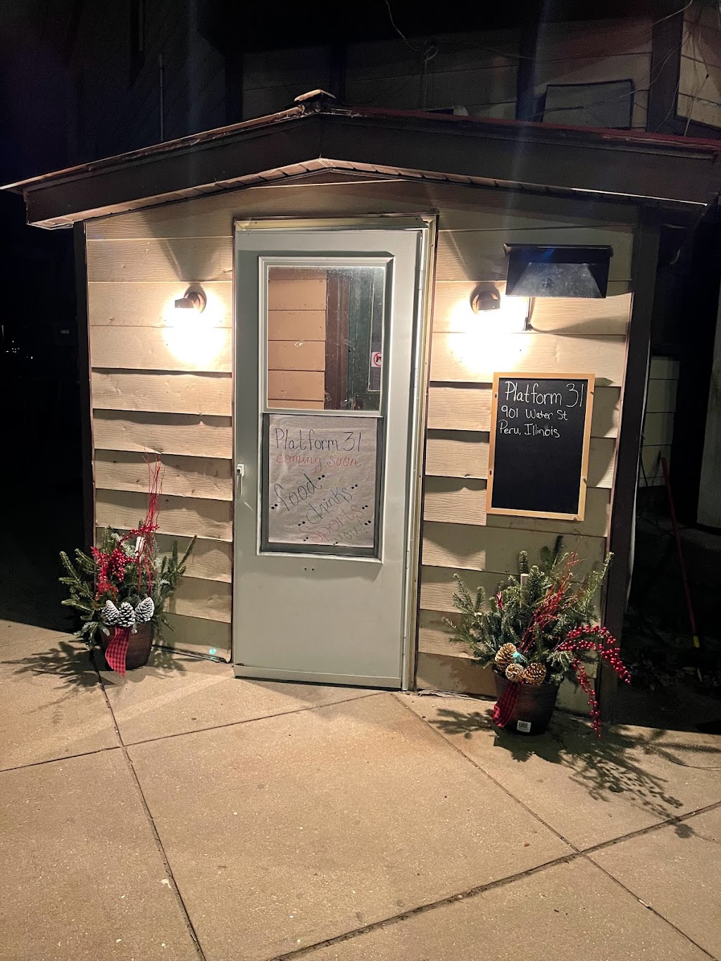 Platform 31 | restaurant | 901 Water St, Peru, IL 61354, USA | 3609909510 OR +1 360-990-9510