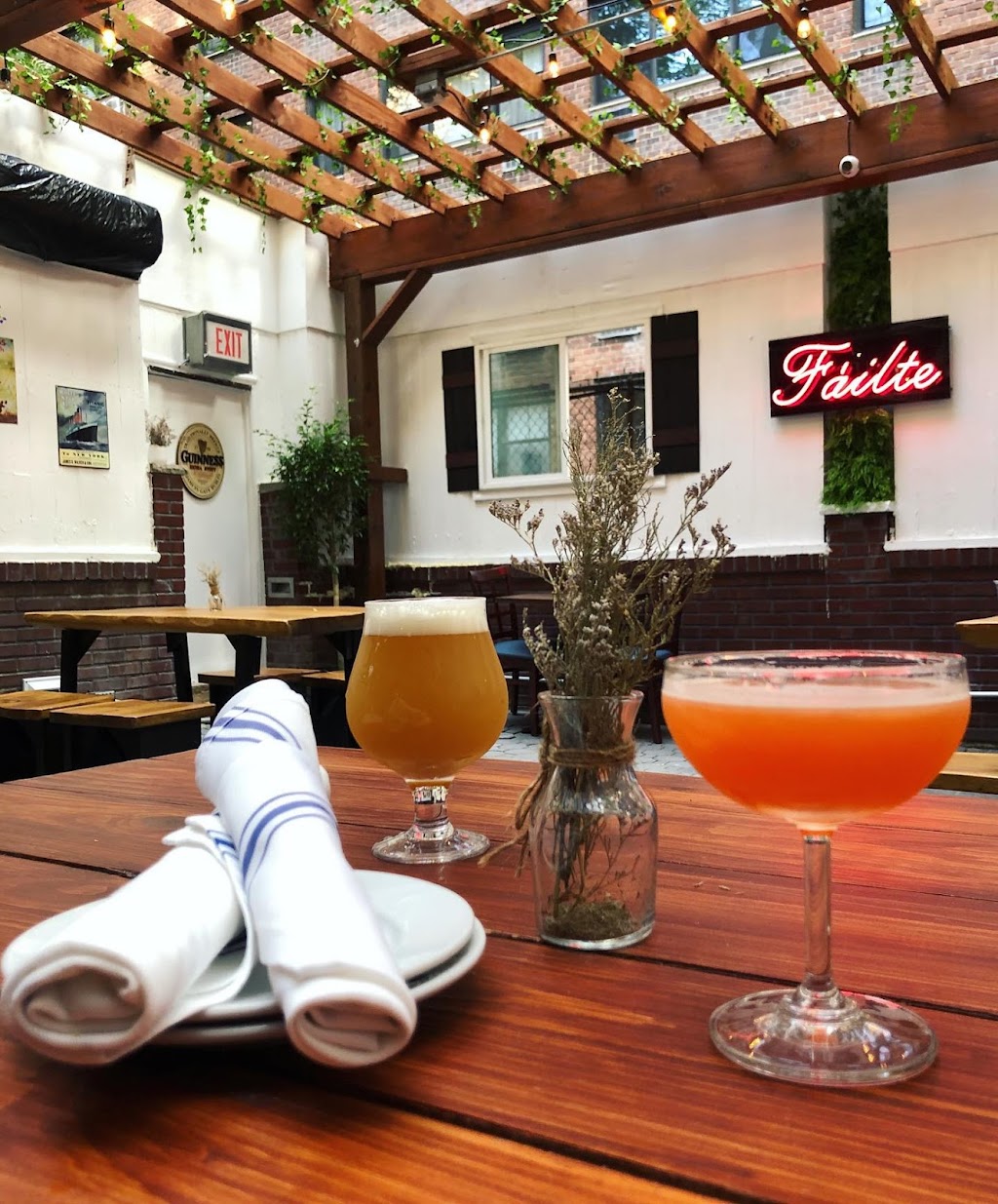 The Alvin Public House | restaurant | 406 E 64th St, New York, NY 10065, USA | 6464765075 OR +1 646-476-5075