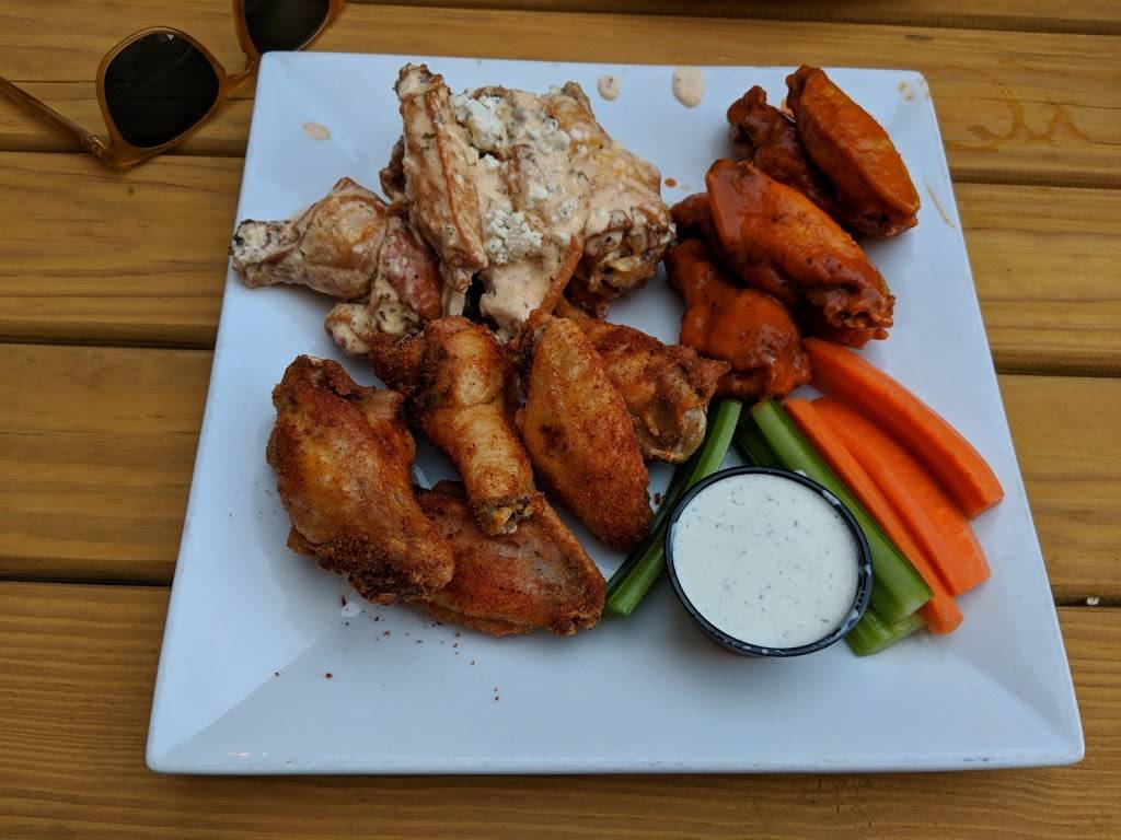 Velocity Wings Potomac Falls | restaurant | 20789 Great Falls Plaza, Sterling, VA 20165, USA | 7034448666 OR +1 703-444-8666