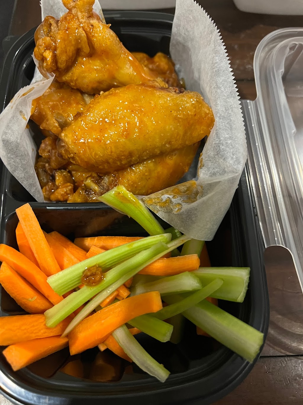 BUFFALO WINGS THE POLLOS AL CARBÓN QUE POLLO | restaurant | 679 N Idyllwild Ave, Rialto, CA 92376, USA | 6265362547 OR +1 626-536-2547