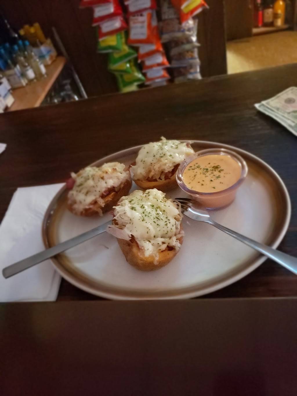 Sneakers | restaurant | 205 Martin Ave, Blasdell, NY 14219, USA | 7168259247 OR +1 716-825-9247