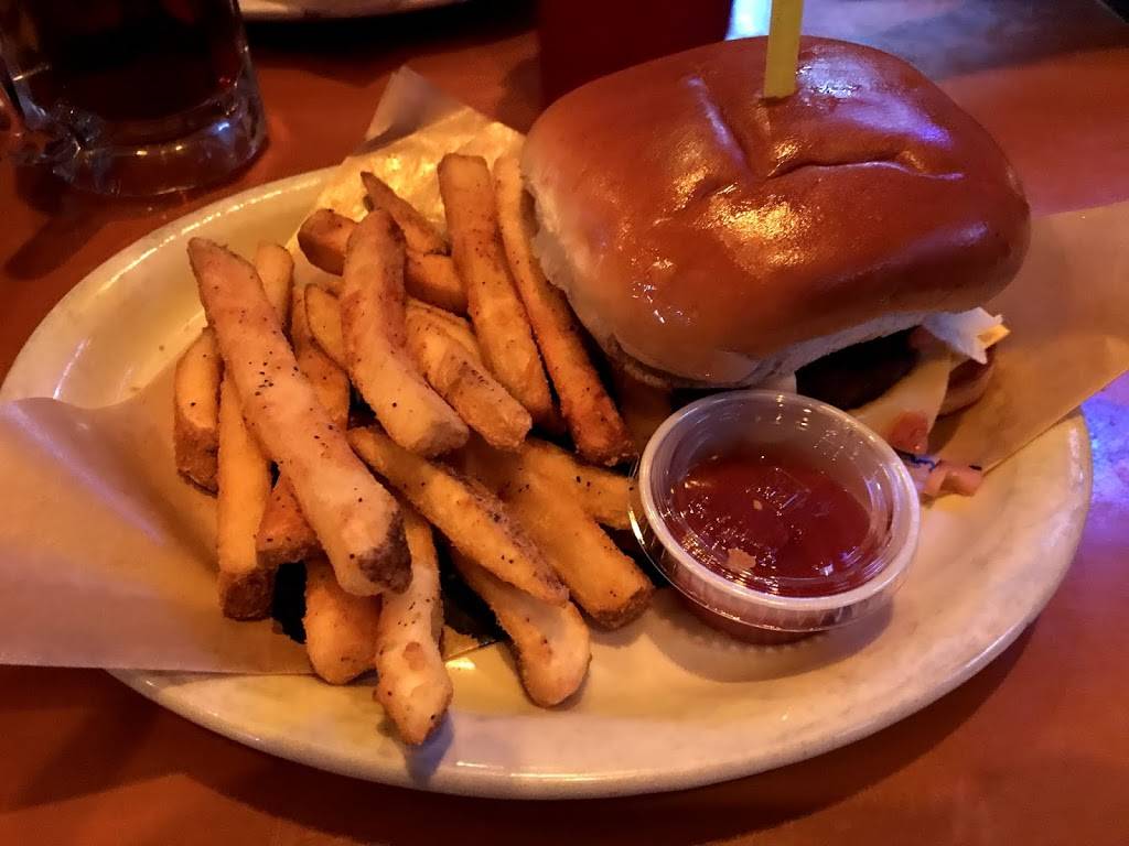 Perfect Score | restaurant | 6420 Northwest Loop 410 #108, San Antonio, TX 78238, USA | 2104558065 OR +1 210-455-8065