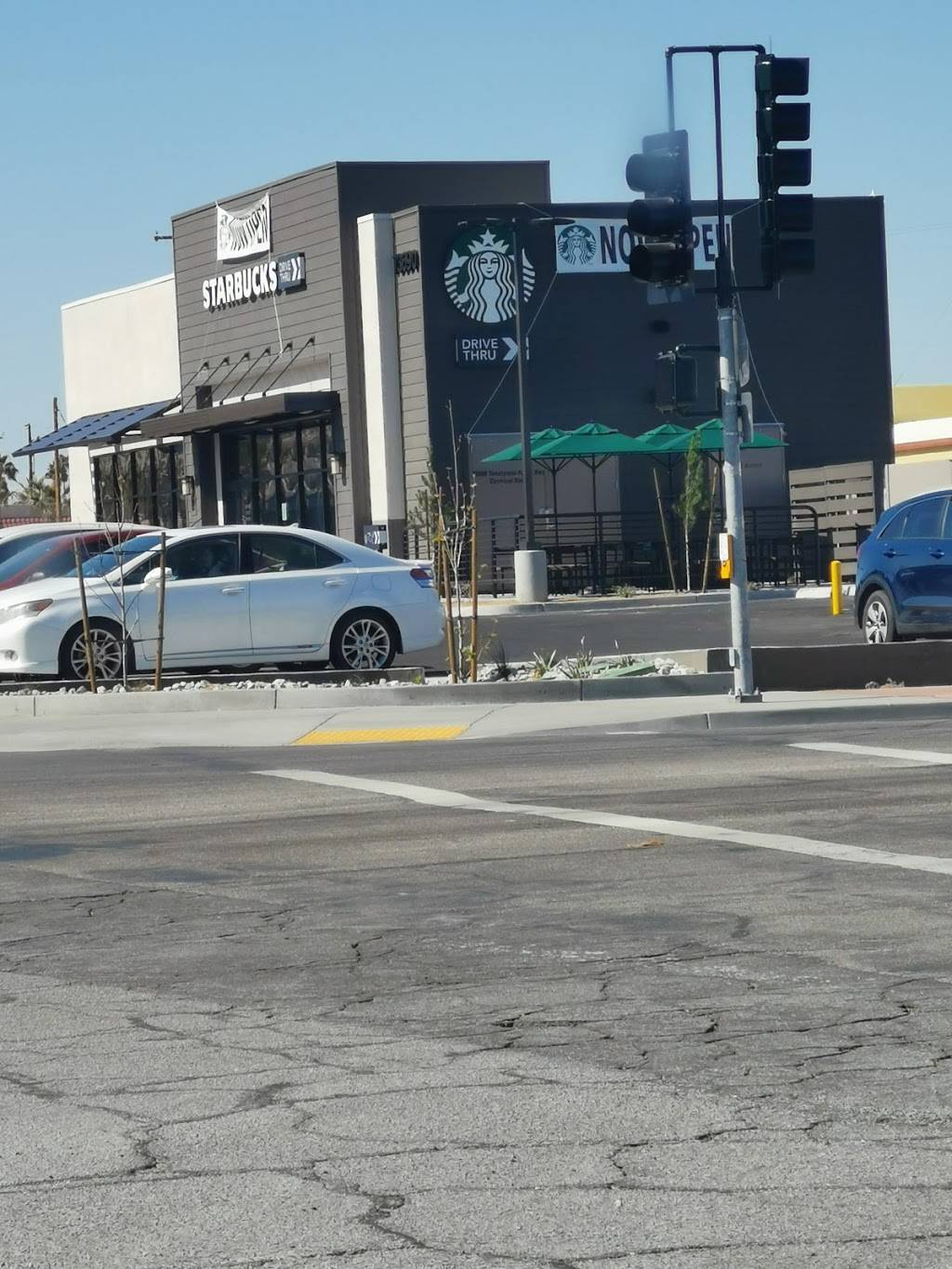 Starbucks | cafe | 73690 Twentynine Palms Highway, Twentynine Palms, CA 92277, USA | 4423061751 OR +1 442-306-1751