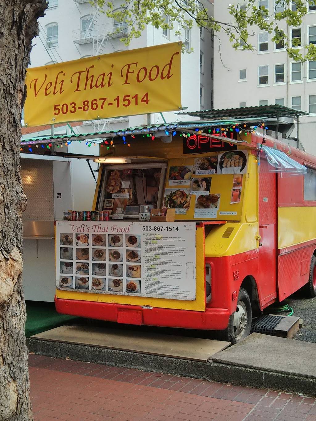 Veli Thai Food | restaurant | 340 SW 5th Ave, Portland, OR 97204, USA | 5038671514 OR +1 503-867-1514