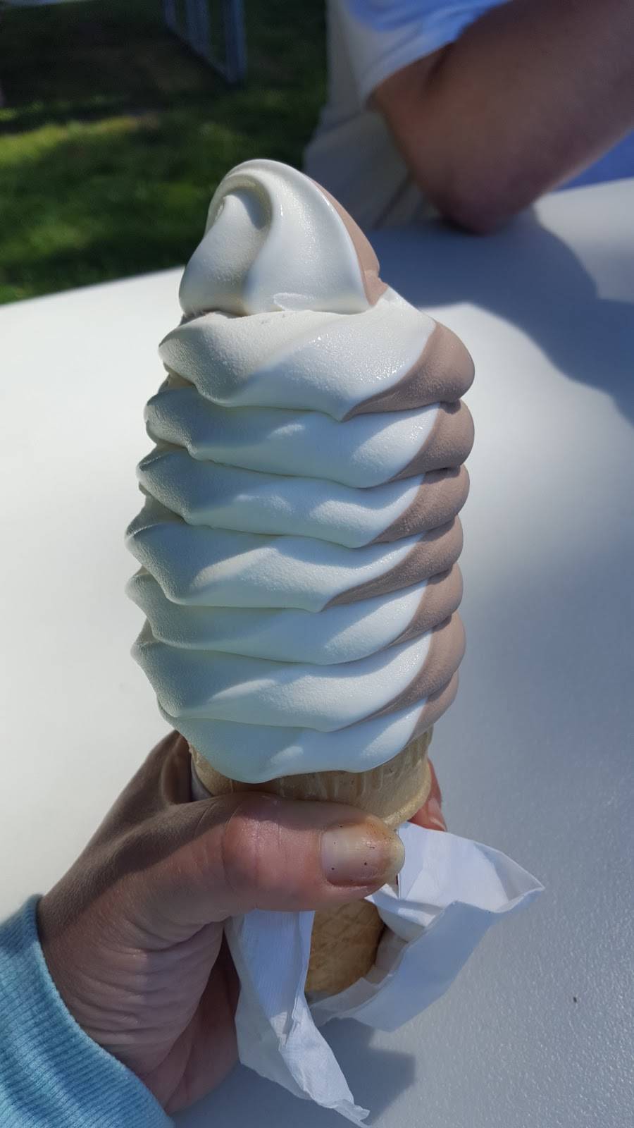 Depreys Frosty Tip | meal takeaway | 6390 Sturgeon Bay Rd, Luxemburg, WI 54217, USA | 9208669642 OR +1 920-866-9642